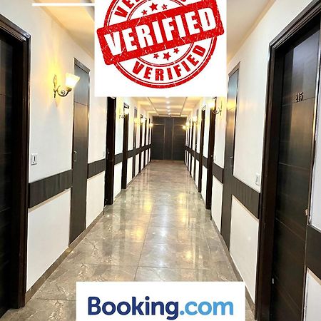 Hotel Jb Residency !! Luxurious & Royal Balcony Rooms !! Large Rooms Zirakpur Exterior foto